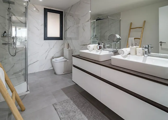 Sr Oasis 325 Luxury 3bdr With Sea View 아파트 에스테포나