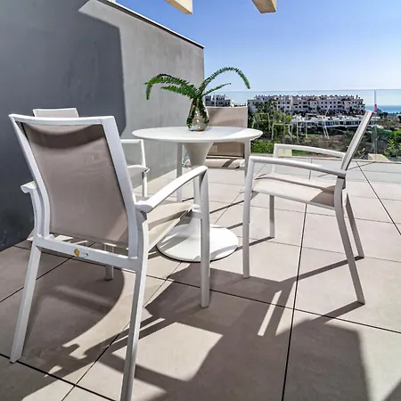 Sr Oasis 325 Luxury 3bdr With Sea View شقة إِستيبونا